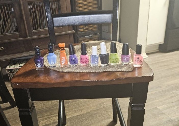 Nail Polish Bundle Sally Hansen Miracle Gels INSTA-DRI Sinful Colors Salon Perfect Essie Ever Glaze LA COLORS Fresh Paint