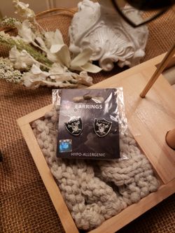 Nfl Raiders Earings Brand New! 🏈🖤