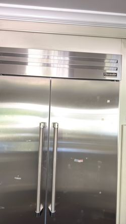 Used appliances. Thermador  cook top  5 burners gas.  Fridge thermador   Double oven.  Everything good condition