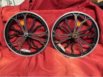 Mongoose BMX  mag wheels 20”