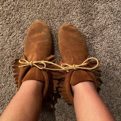 women’s 7.5 minnetonka