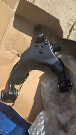 Upper Lower Control Arm with Ball Joints 01 Toyota Tundra mevotech