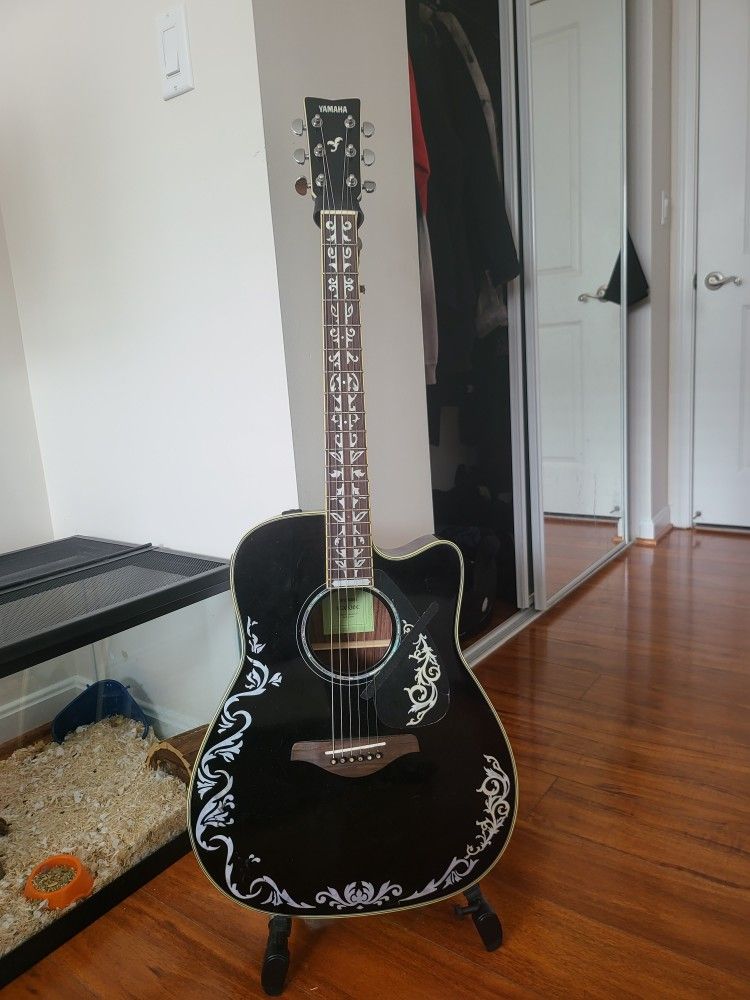 Yamaha Acoustic Electric Guitar FGX830C + Bag