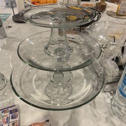 Two glass stand, server