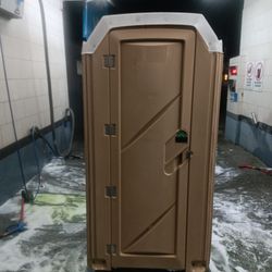 Portable Restroom 🚻