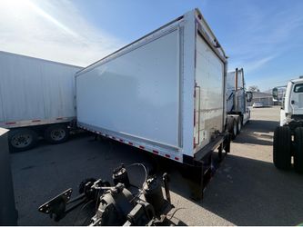 18 foot reefer box/storage