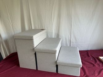 Love’s Cabin storage steps