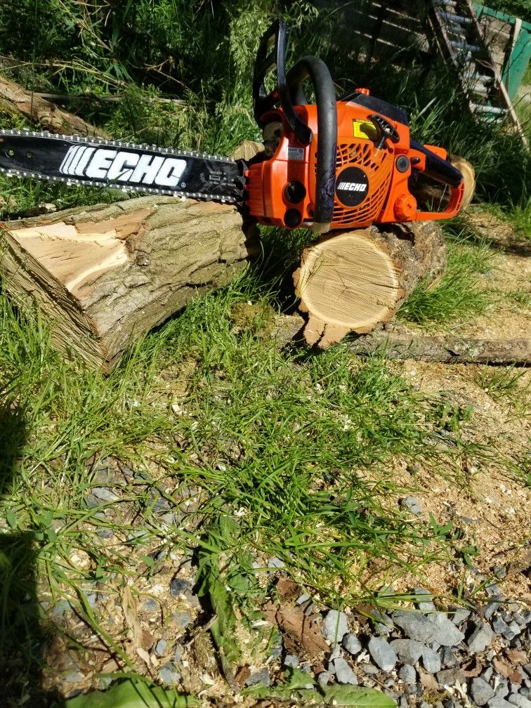 "ECHO" CHAINSAW SUPER NEW