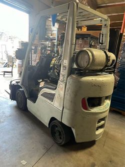 UniCarriers 3,700 LB LPG Warehouse Forklift – Low Mast – Side Shift & Scale