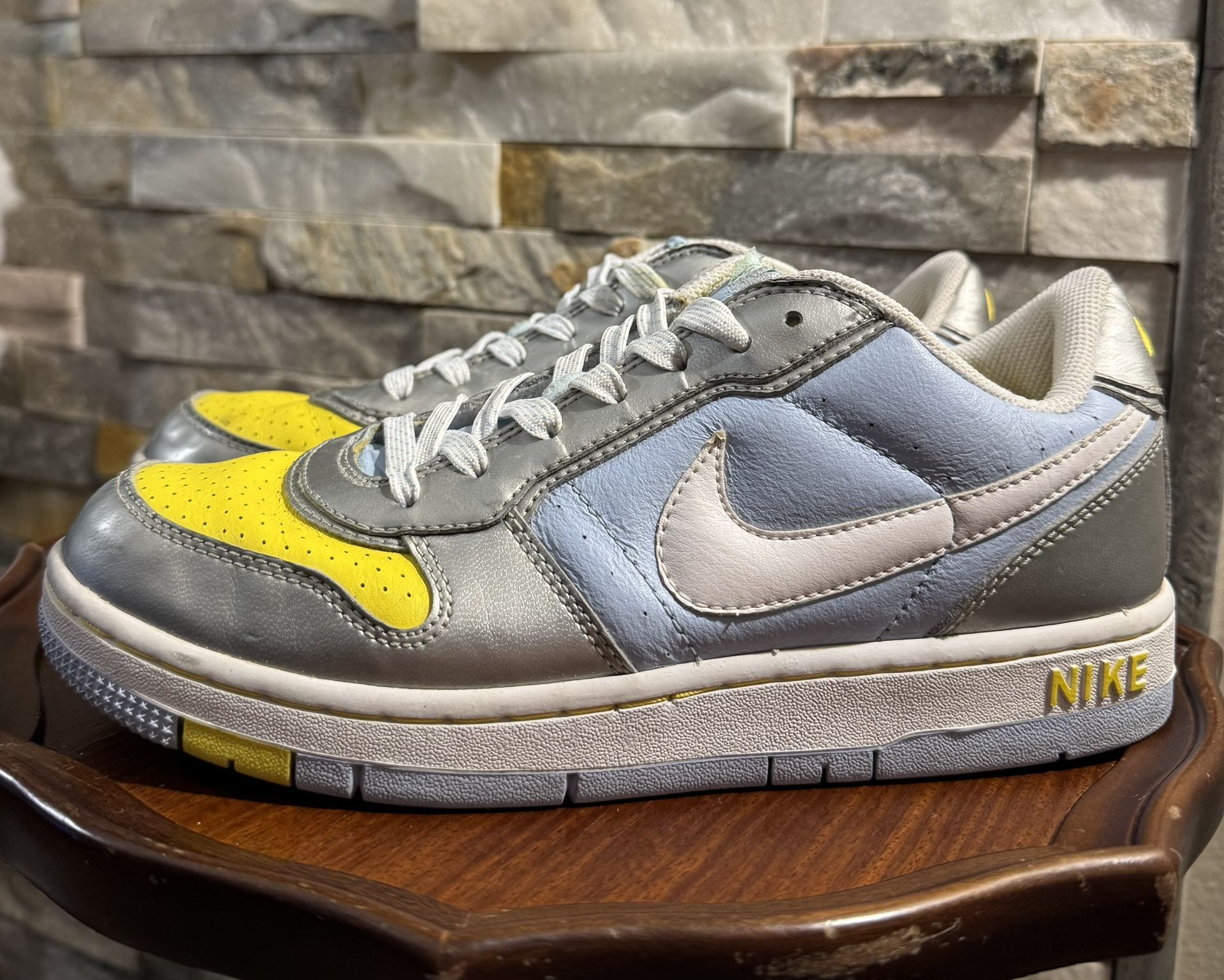Yth Sz 6 Nike Dunk Low Sneakers "North Carolina A&T" Colors Yellow Blue Silver