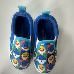 Baby Shark Size 5c