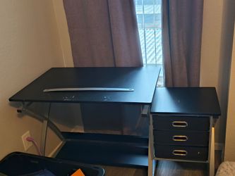 Art Desk with  drawers! (Has some paint marks on top)