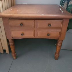 Vintage sidetable Nightstand For Sale 