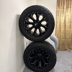 Fuel Rims And Ridge Grappler Tires NEW.  Five Holes. 33 *12.50