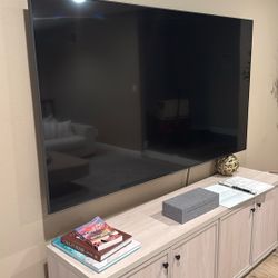 LG TV 75”