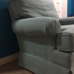 Oversized Big Swivel Rocking Chair Like New