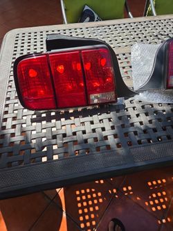 FORD MUSTANG 5 TAIL LIGHT