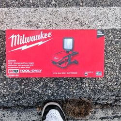 Milwaukee Clamping Light 
