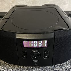 Onn FM/CD Portable Radio 