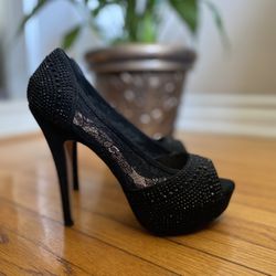 Black Heels (size 6 1/2)