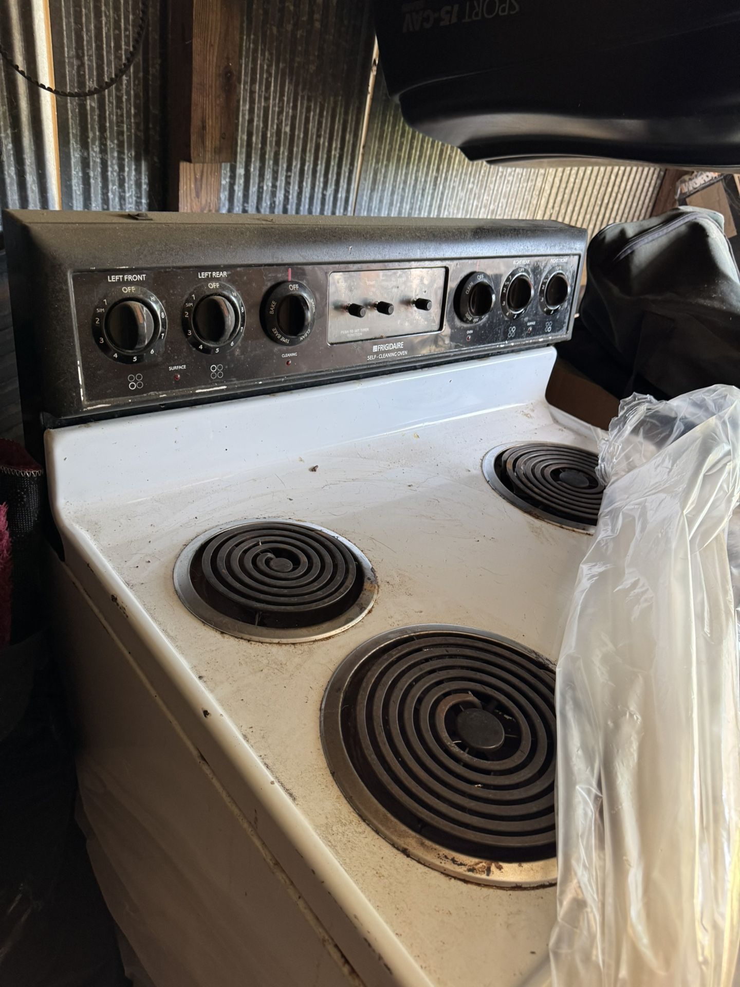 Frigidaire Stove