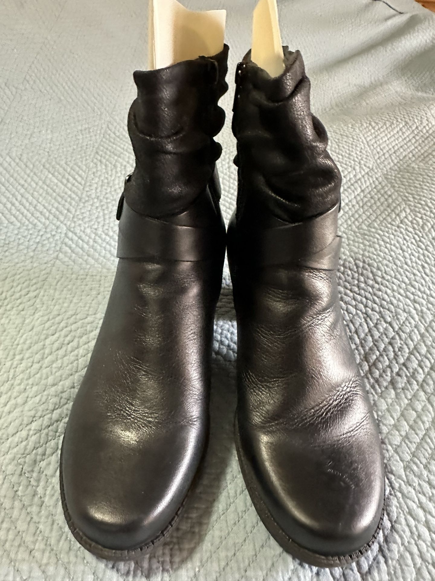 Earth Origins , Wheaten Leather Bootie, EUC, Women’s 8