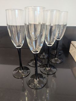 Black Stem Champagne Glasses - Set of 7