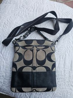 Coach Signature Crossbody Bag – Black & Khaki