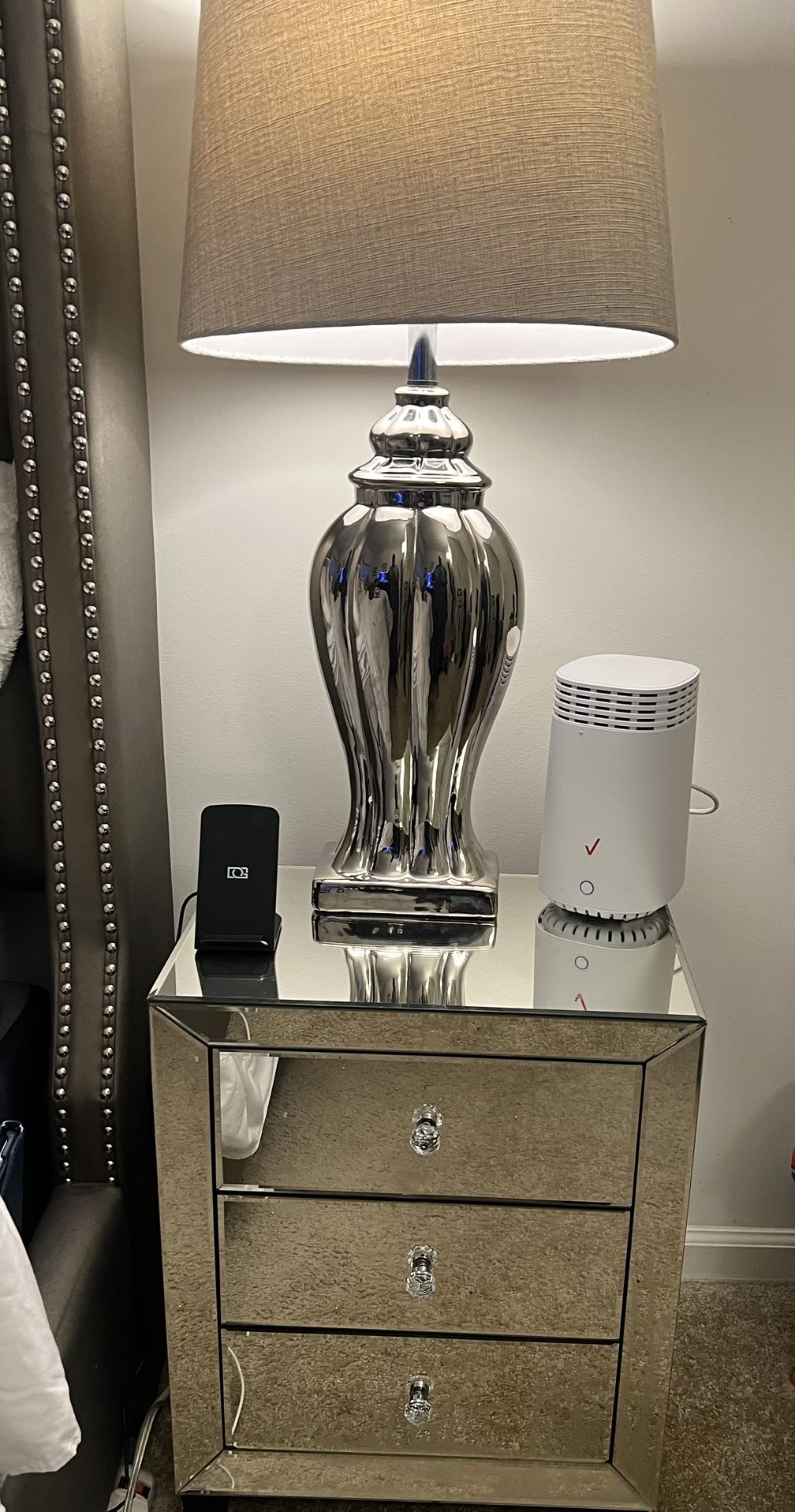 2 Mirror End Tables With Free Mirror