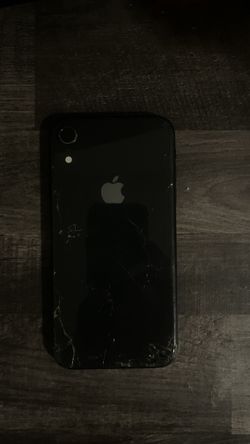 IPHONE XR LOCKED