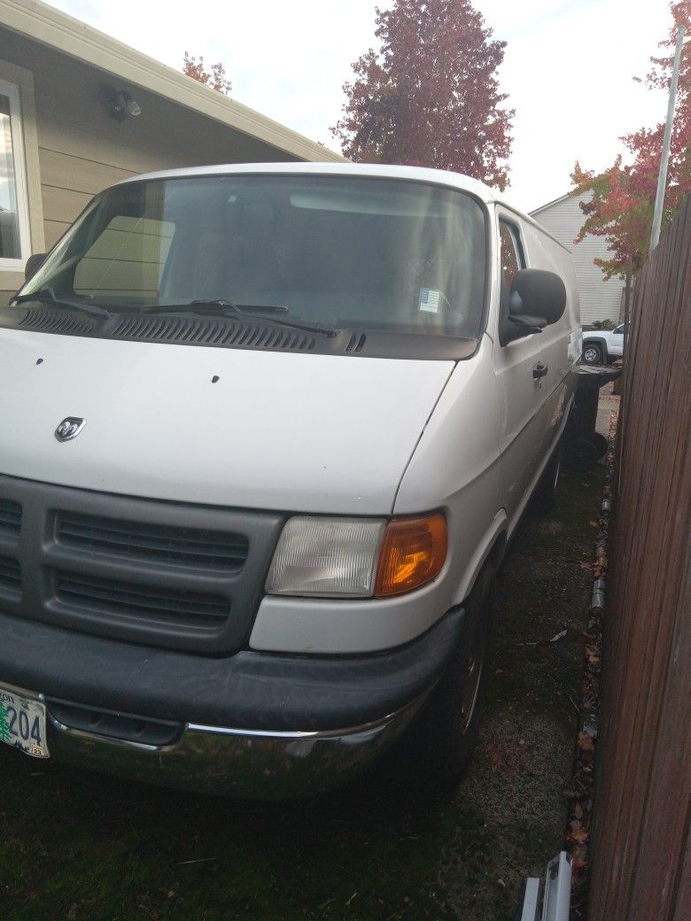 2003 Dodge Ram Van