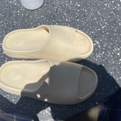 Yeezy Slide Size 11