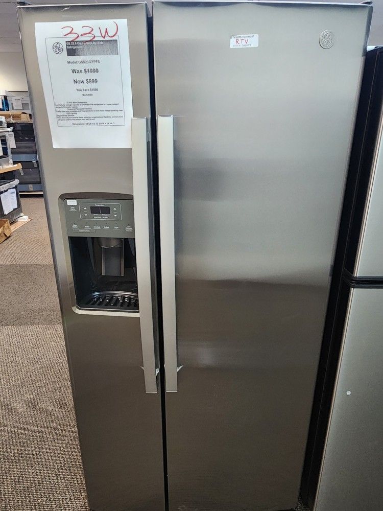 GE 23.0 Cu. fi Side-By-Side Refrigerator