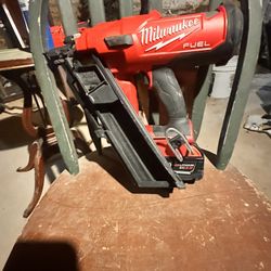 Milwaukee 30’ Framing Nailer