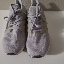 Adidas ULTRA BOOST SIZE 9.5