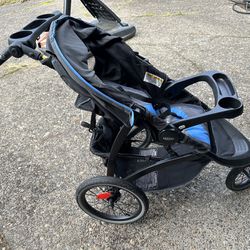 Graco FastAction Fold Jogger Travel System | Includes the FastAction Fold Jogging Stroller and SnugRide 35 Infant Car Seat, 