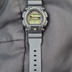 Casio G-Shock Black & Gold 7/10 Condition Asking $40 Firm on The Price 