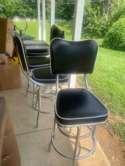 4 barstools