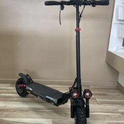 IX4 iScooter 28MPH Folding Electric Scooter 40 Miles Range escooter Financing Available $10 To $100 Down Payment 
