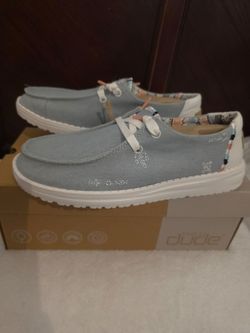 Hey Dude Women's size 6