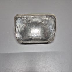 2003 Chevy Express 3500 Headlight