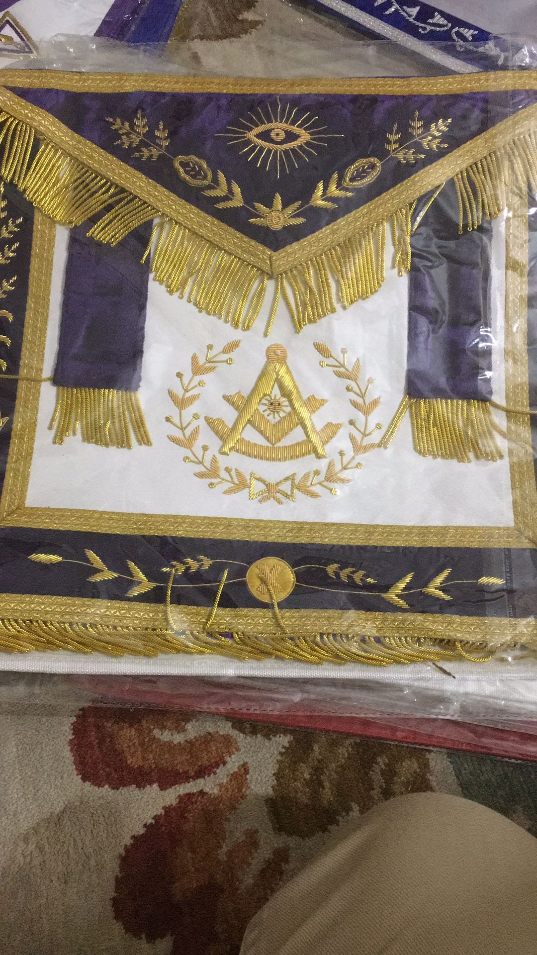 Past master apron wirh wreath