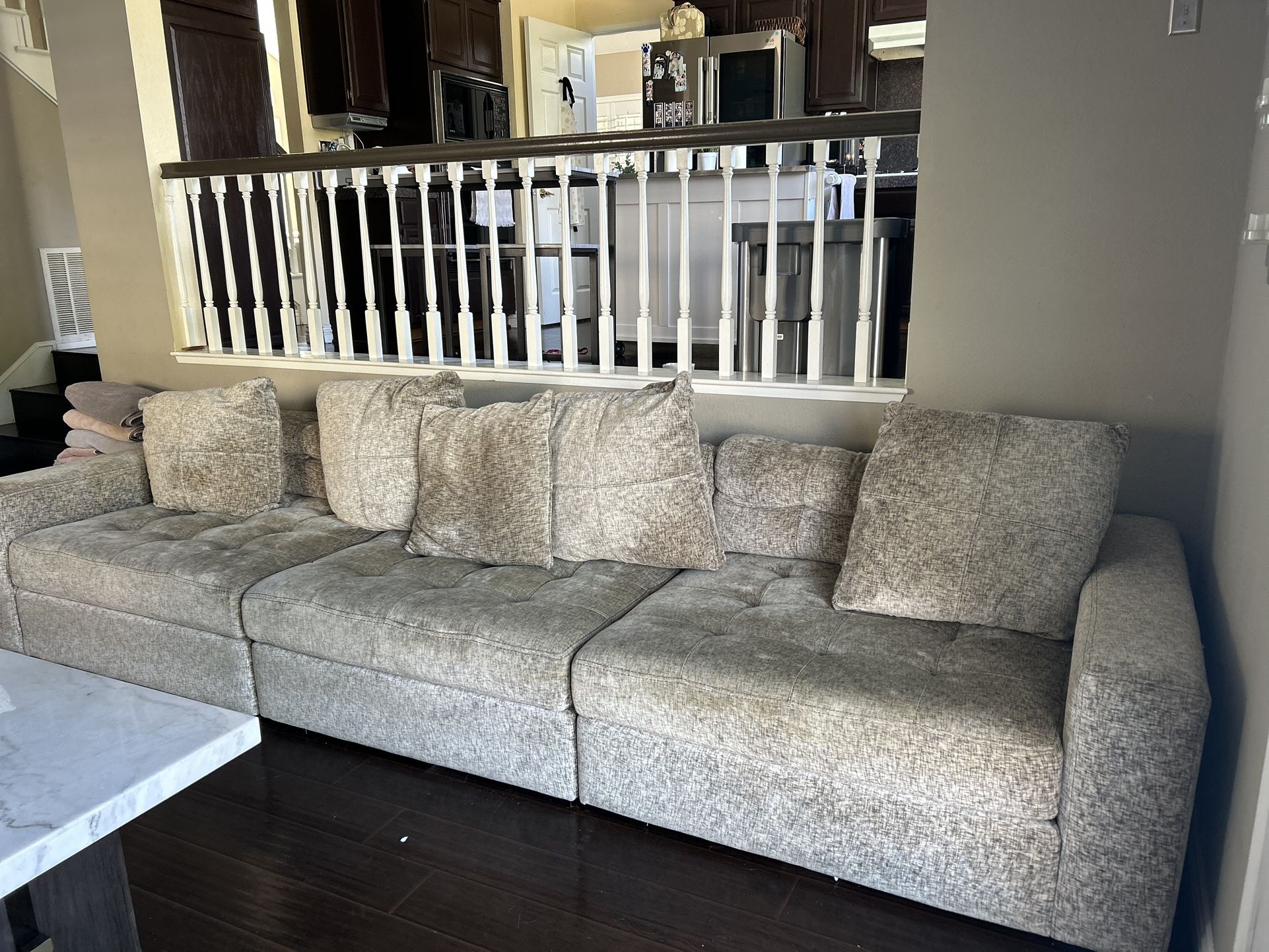 COMFY COUCH SET