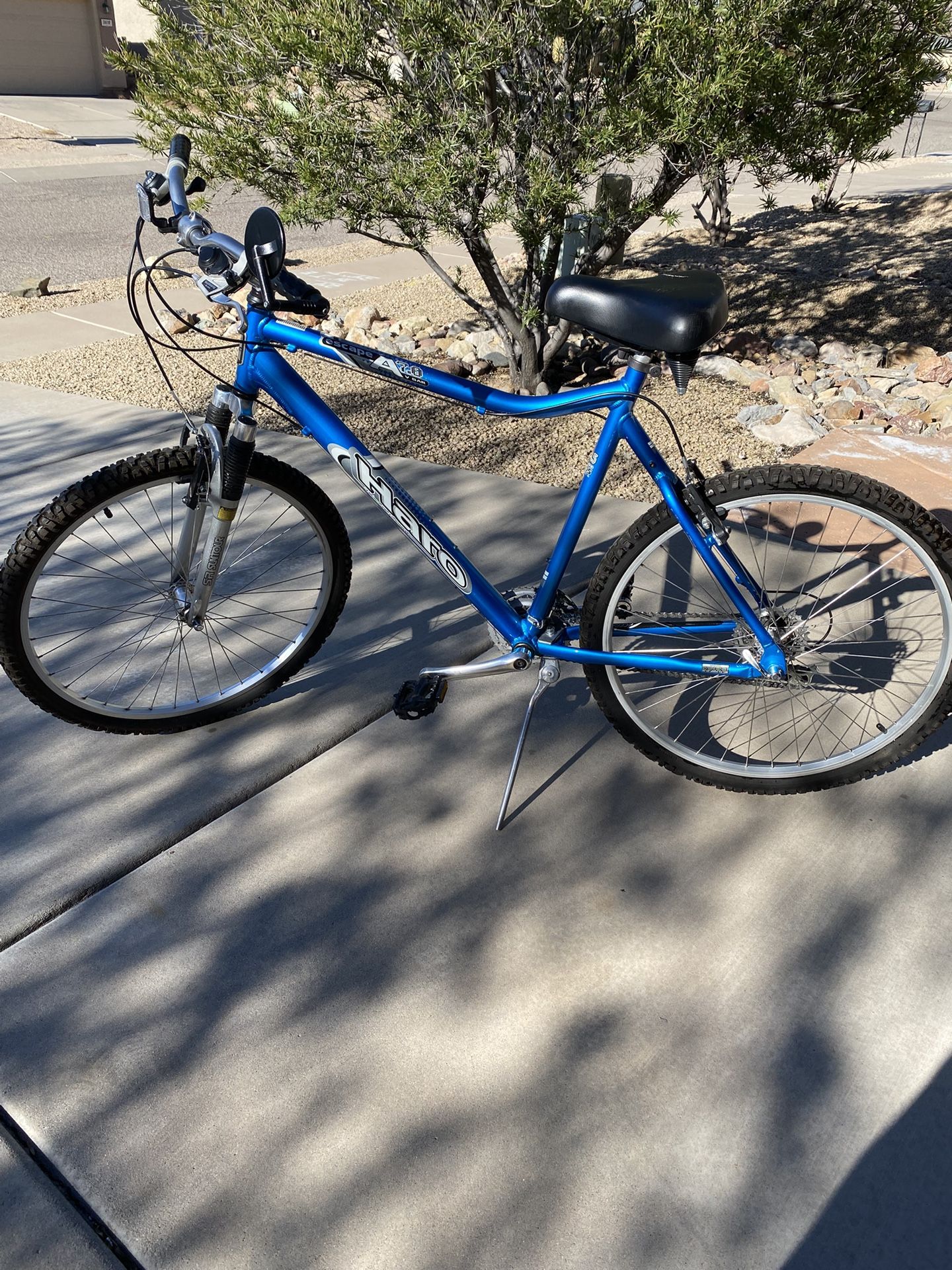 HARO ESCAPE A 7.0 ROAD/MOUNTAIN (ADULT SIZE) BIKE