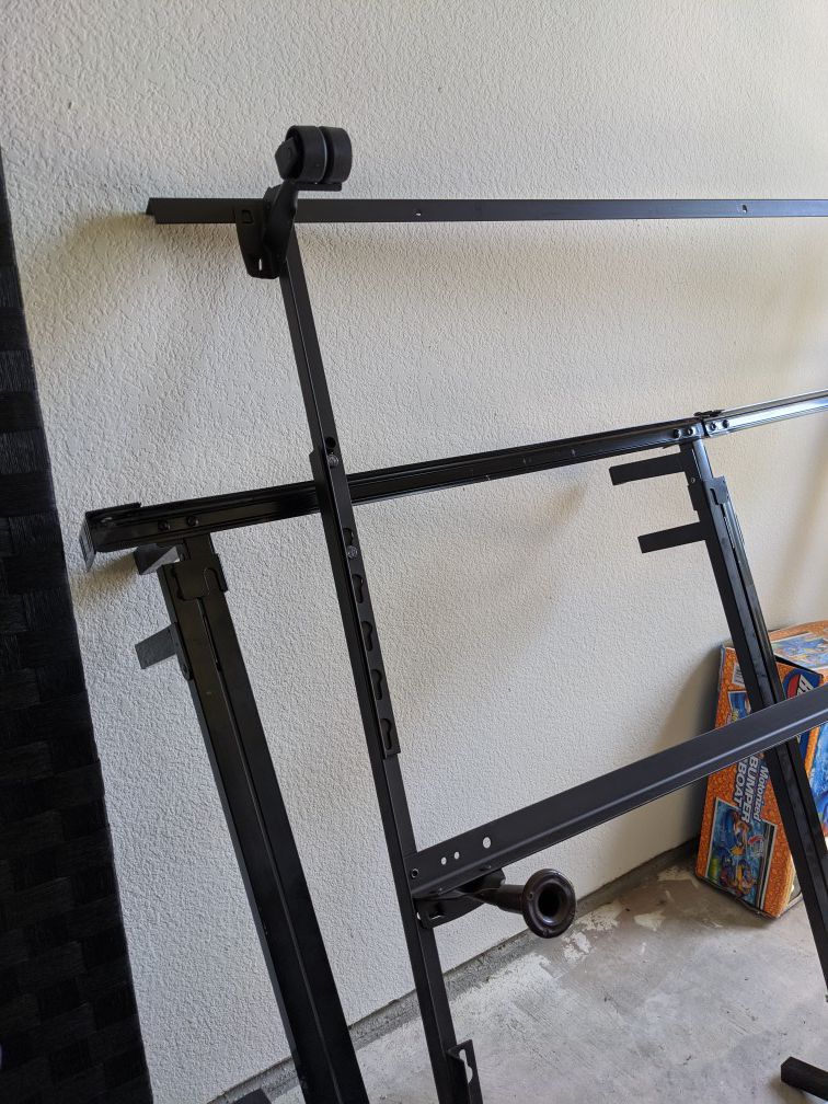 Bed frame. Adjustable. Steel. With and without tires.