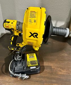 DEWALT 20V MAX XR Drain Snake + Charger