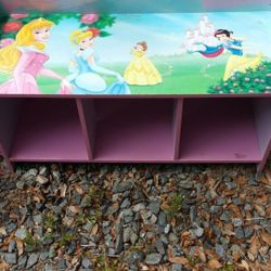 Disney Princess Toy Box / Cubicle