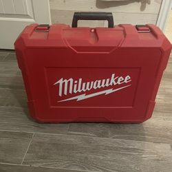 Milwaukee Deep Cut Band Saw