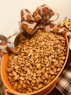 This Season Nonpariel Almonds $3.50 a Pound 🌸🐿💚