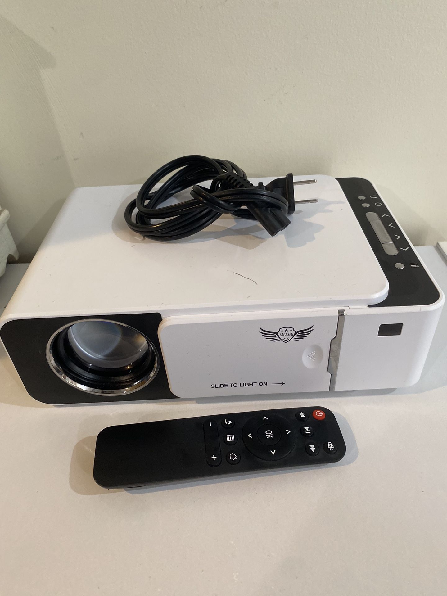 T5 HD White Projector